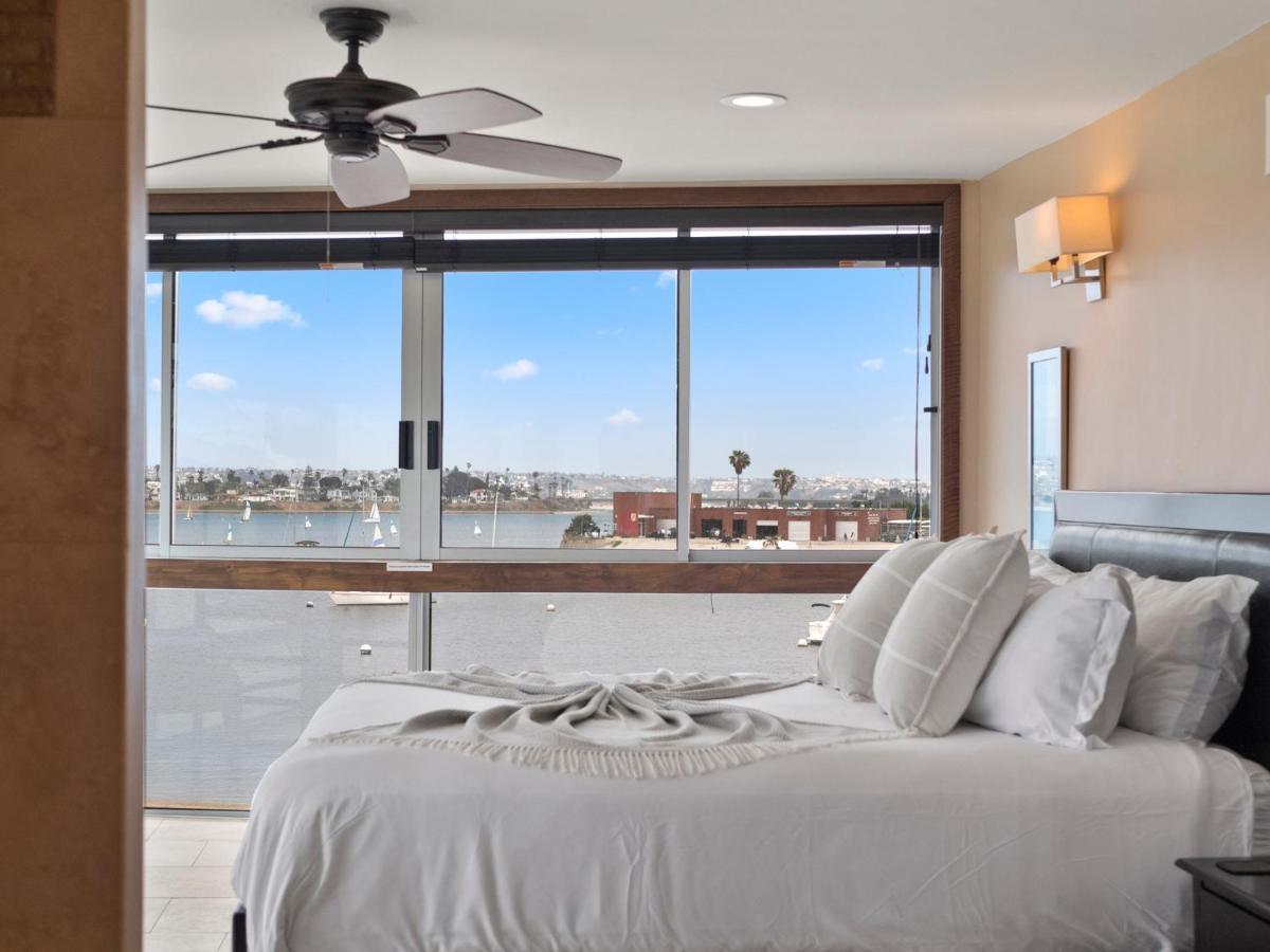 Stunning Bayfront With Gorgeous Views, Garage, Massive Roof Deck & Ac - Dogs Welcome! Сasa de vacaciones San Diego