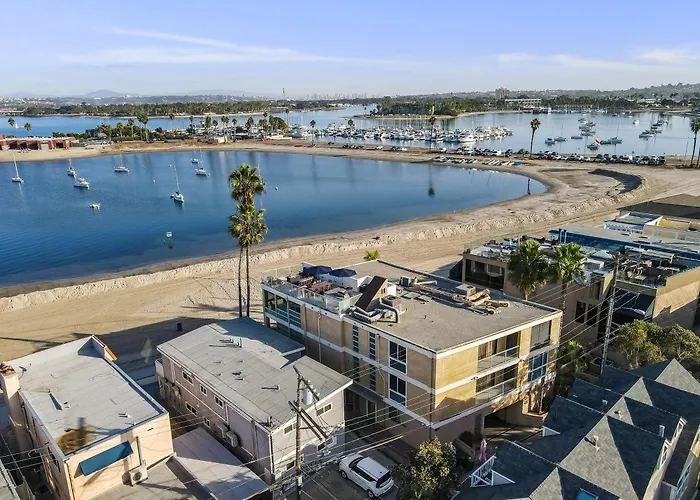 Stunning Bayfront Condo With Gorgeous Views, Garage, Massive Roof Deck & Ac - Dogs Welcome!