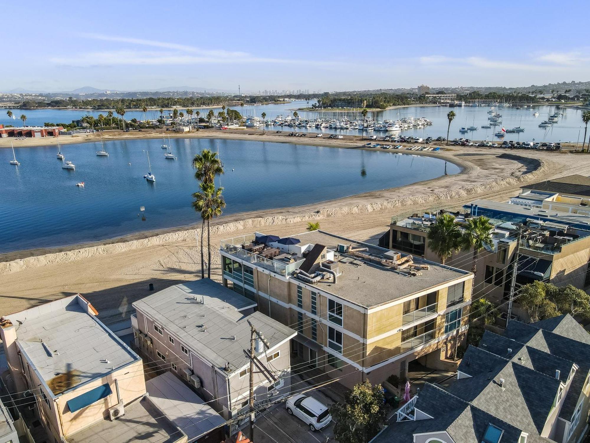 Casa vacanze Stunning Bayfront With Gorgeous Views, Garage, Massive Roof Deck & Ac - Dogs Welcome!