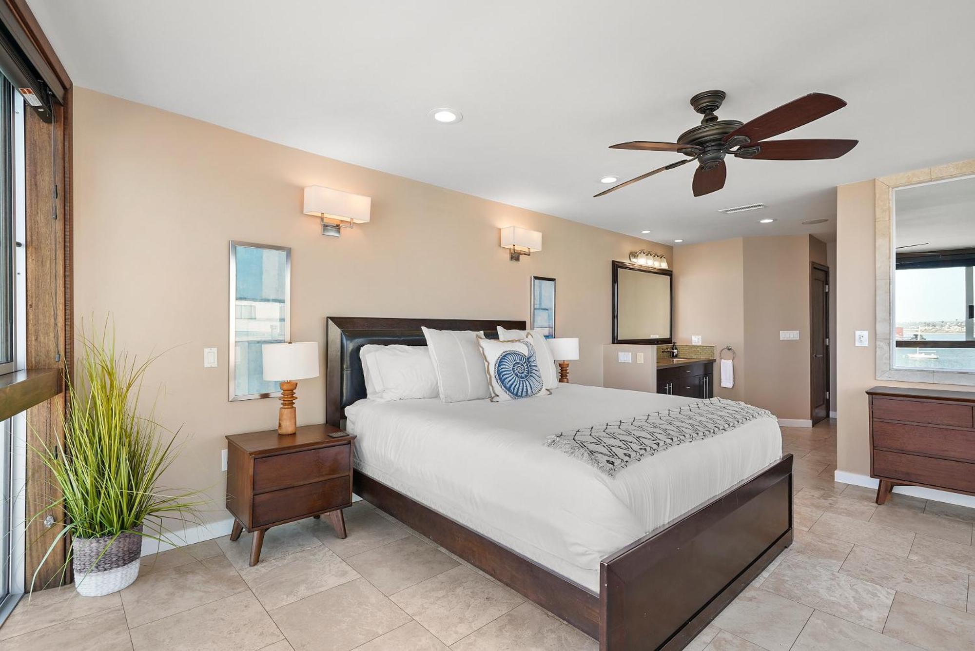 Stunning Bayfront With Gorgeous Views, Garage, Massive Roof Deck & Ac - Dogs Welcome! Casa vacanze