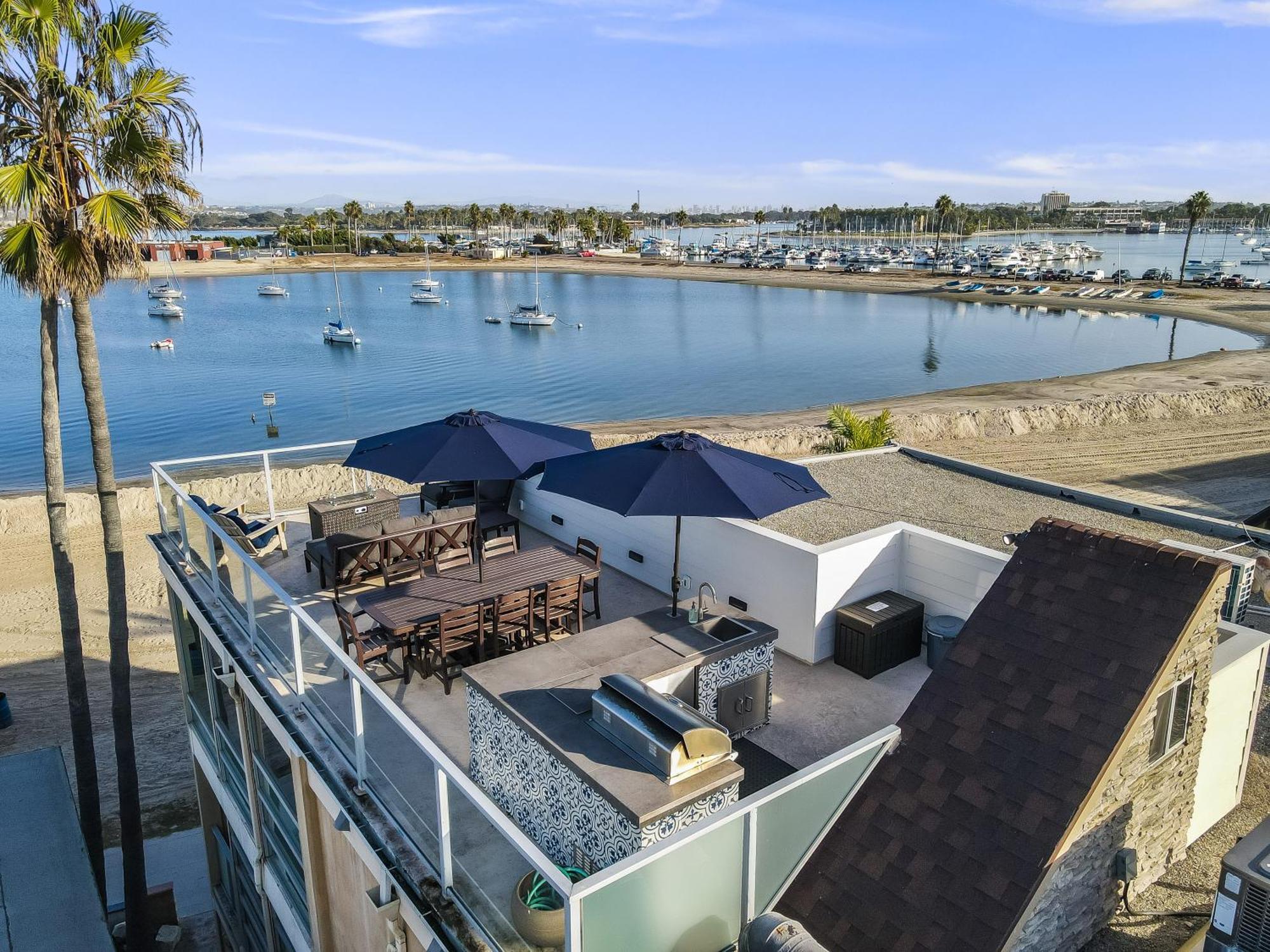Stunning Bayfront With Gorgeous Views, Garage, Massive Roof Deck & Ac - Dogs Welcome! Casa vacanze San Diego